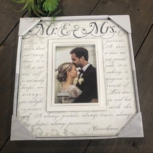 🆕 Malden Designs • MR & MRS PHOTO FRAME